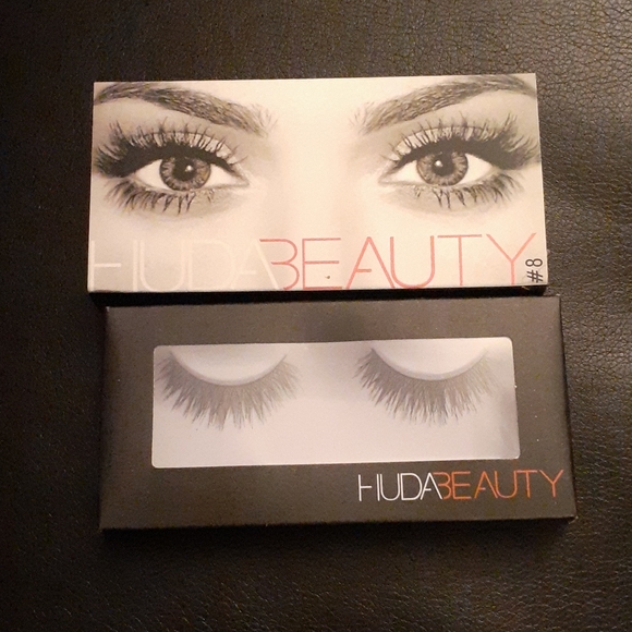 Lashes - Picture 2 of 4